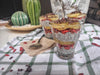 VASITOS DE PUDDING DE CHÍA CON KIWI,  BAYAS DE GOJI Y CACAO NIBS